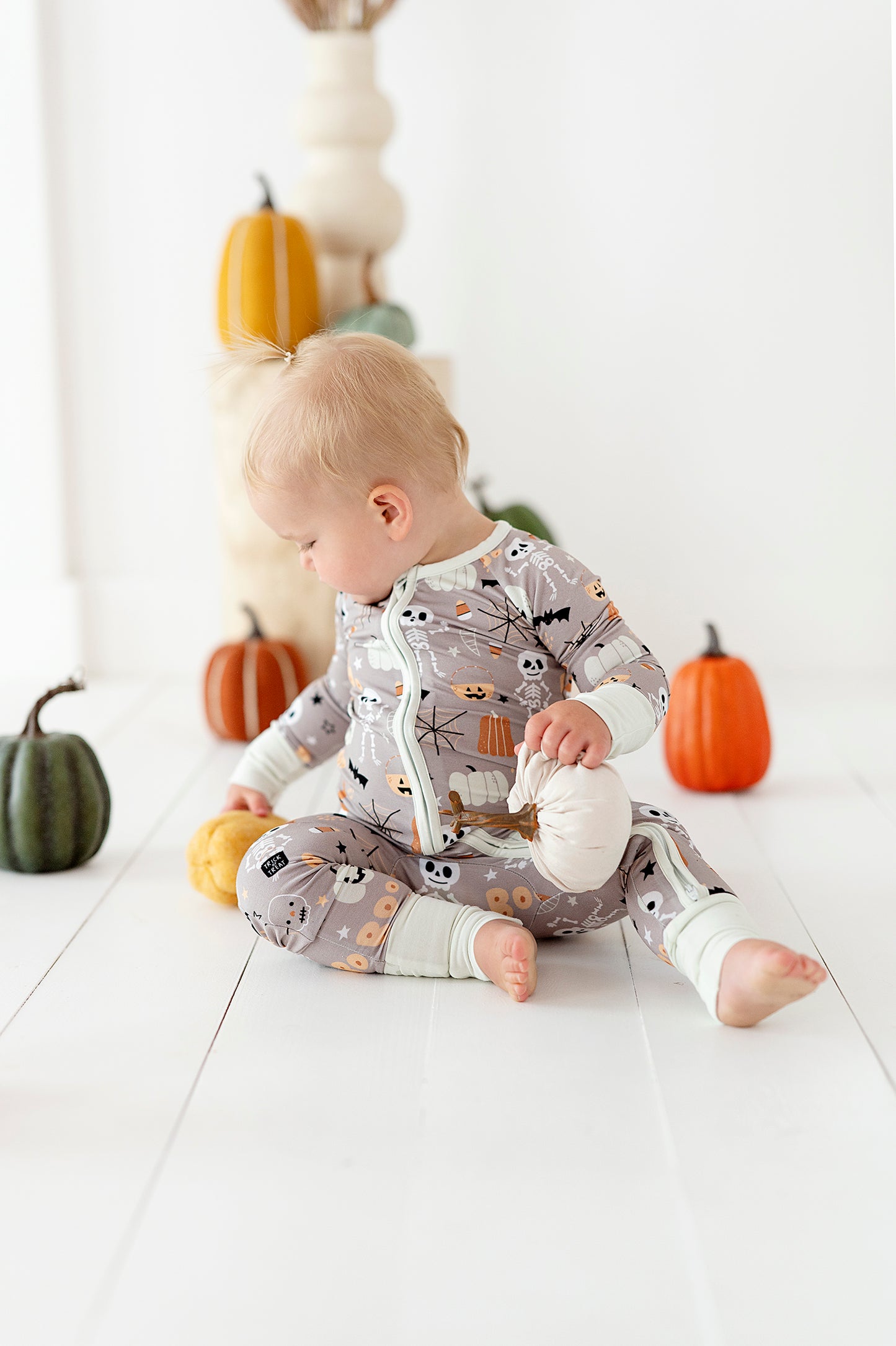 Bamboo Convertible Romper - Neutral Halloween